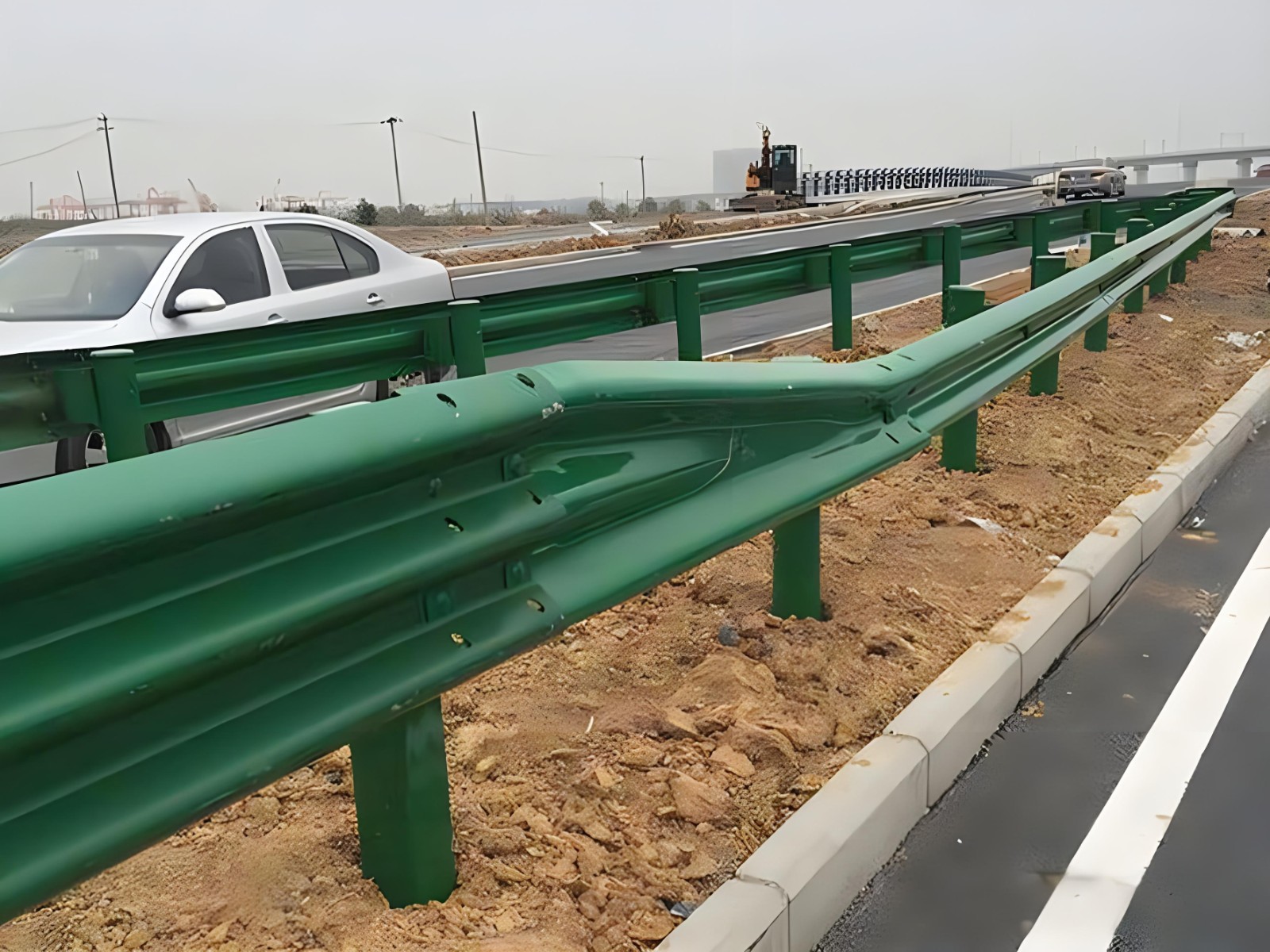 鹤岗高速波形护栏板日常维护方案确保道路安全新举措