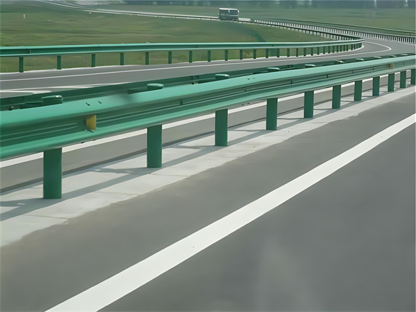 鹤岗高速护栏板守护安全广泛应用于多个行业